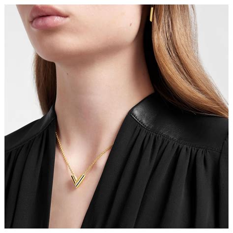 collezione essential v louis vuitton|essential v necklace.